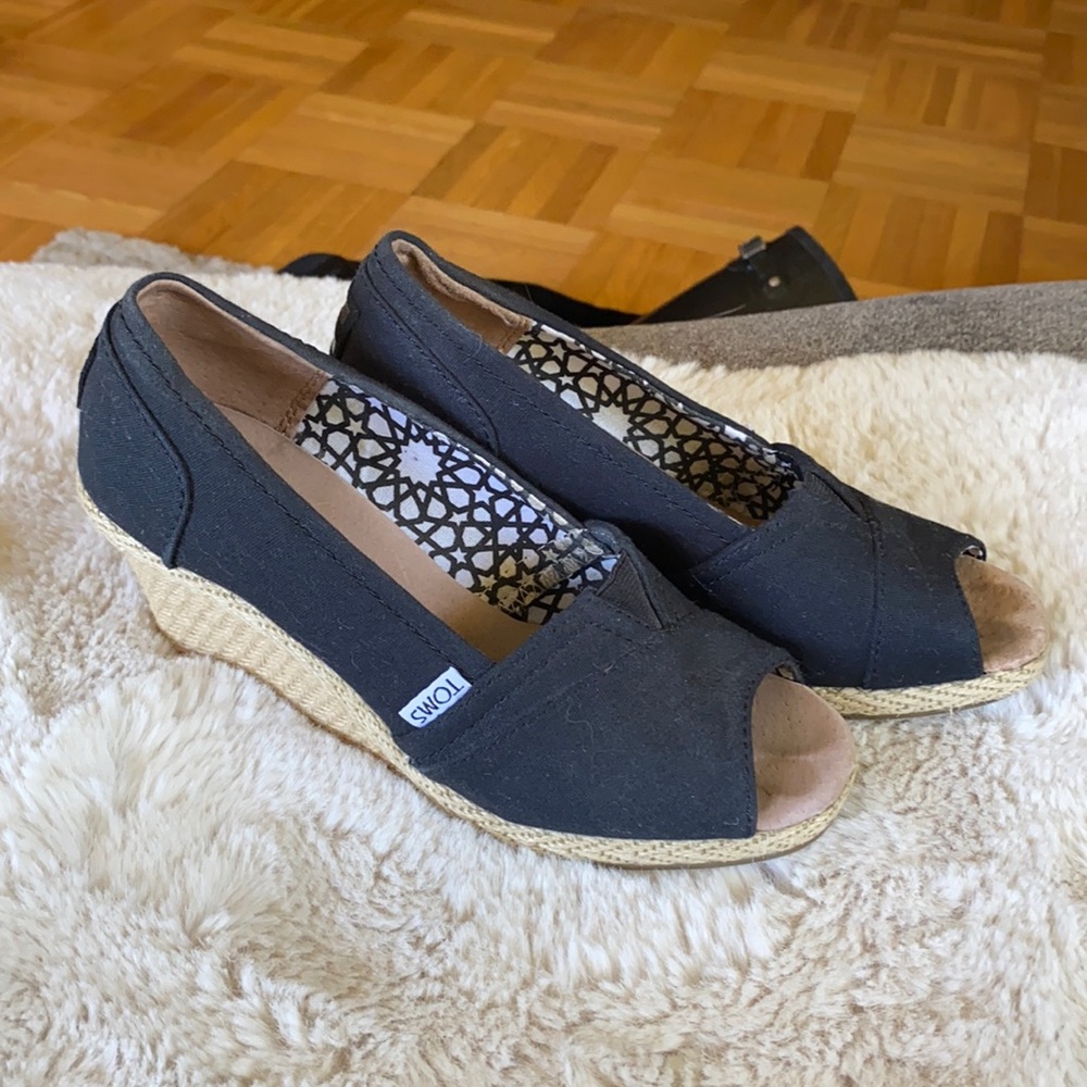 Toms wedges